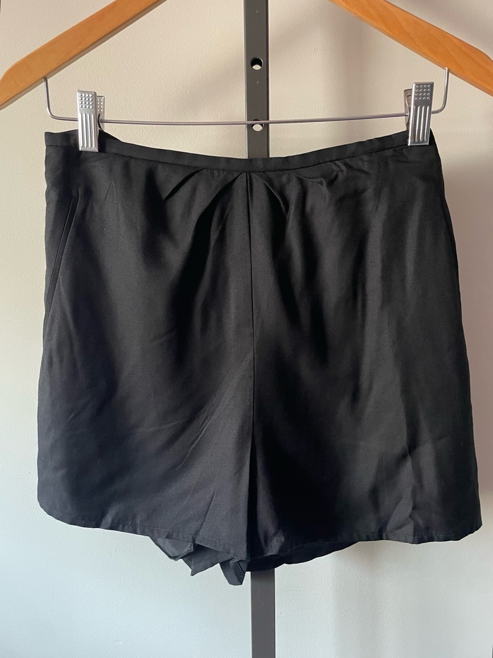 NEW Babaton 1-01 Sleek Black Dressy Shorts High Waisted Side Zipper